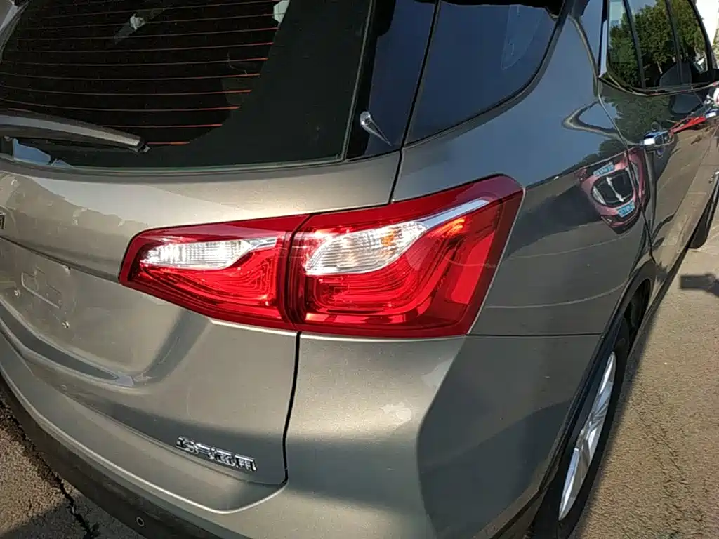 Chevrolet Equinox — миниатюра 8