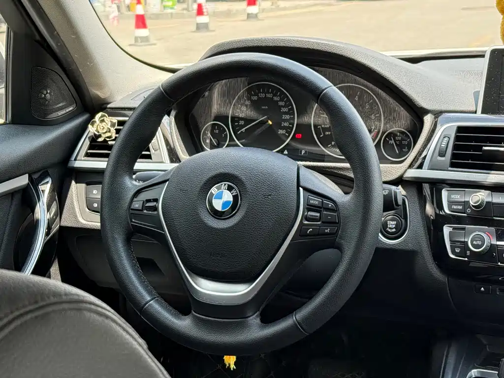 BMW 3 Series — миниатюра 10
