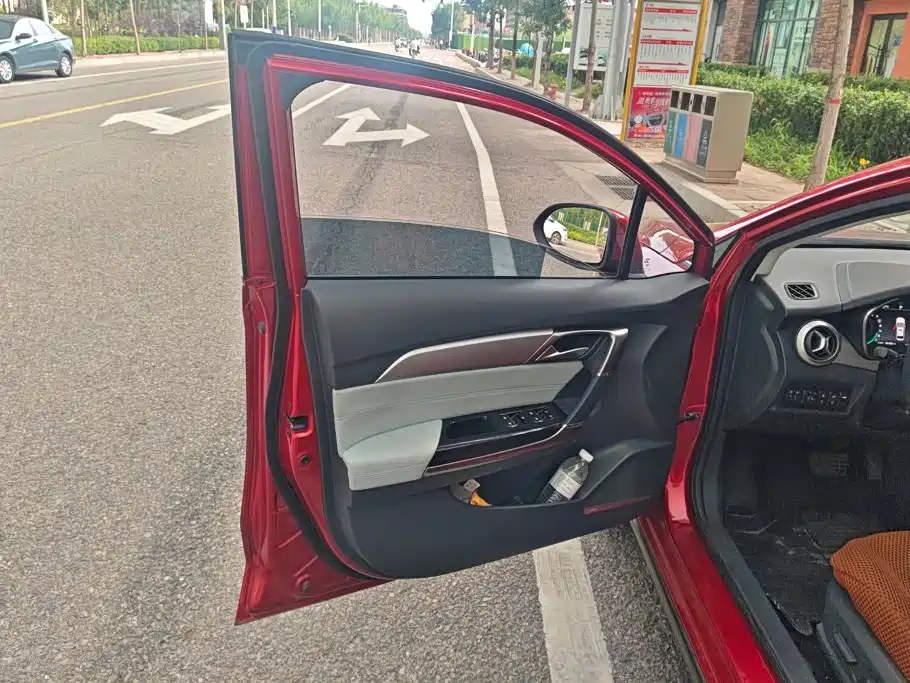 BAIC EU5 — миниатюра 7