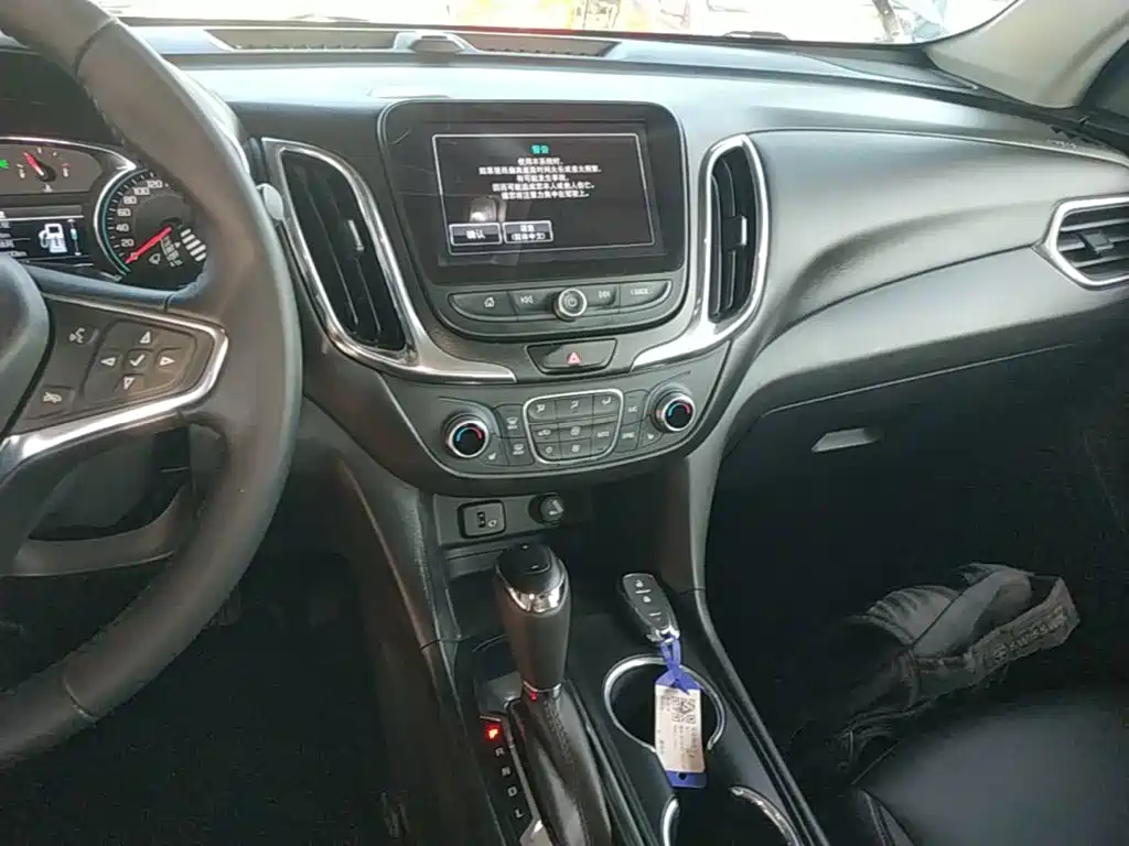 Chevrolet Equinox — миниатюра 13