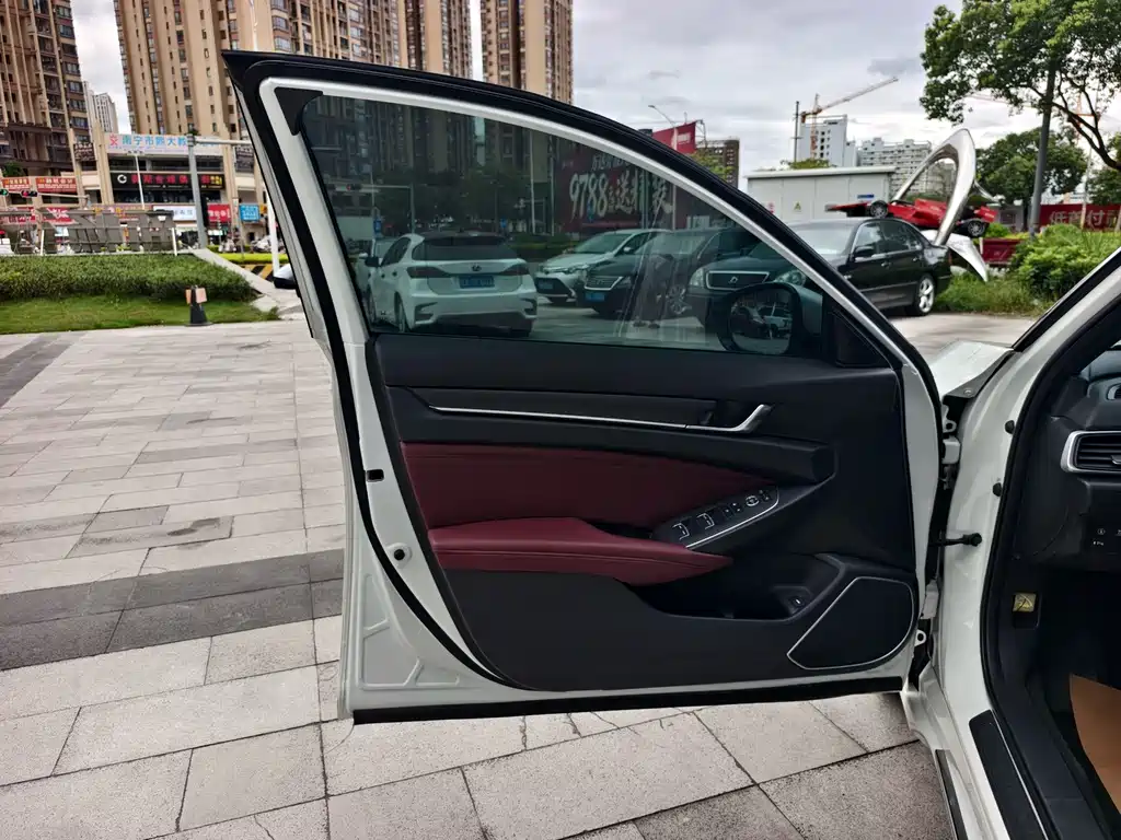 Honda Inspire — миниатюра 9