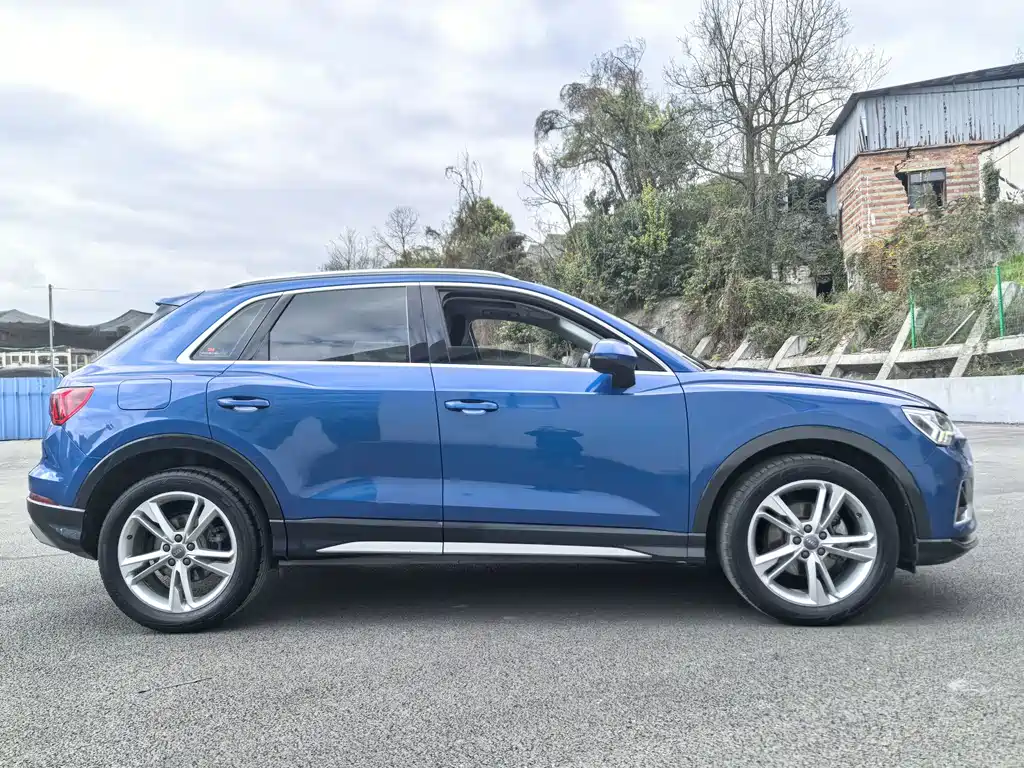 Audi Q3 - фото 4