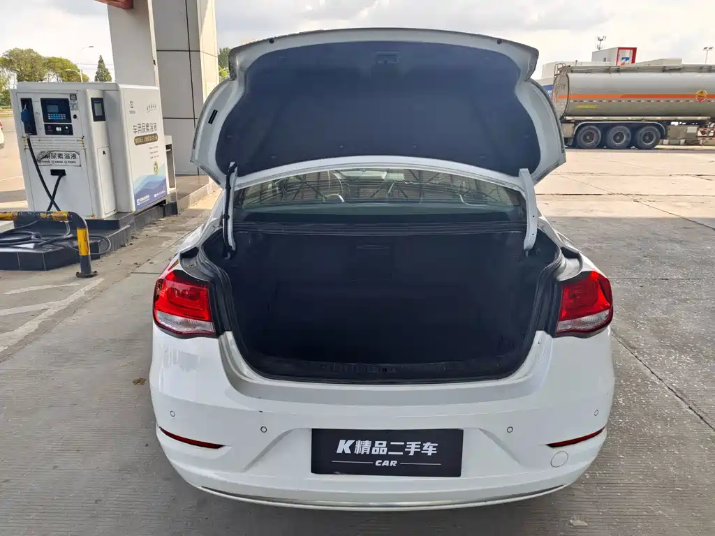 Chevrolet Malibu — миниатюра 14