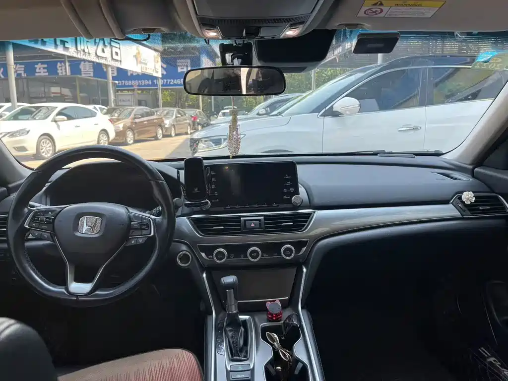 Honda Accord — миниатюра 8