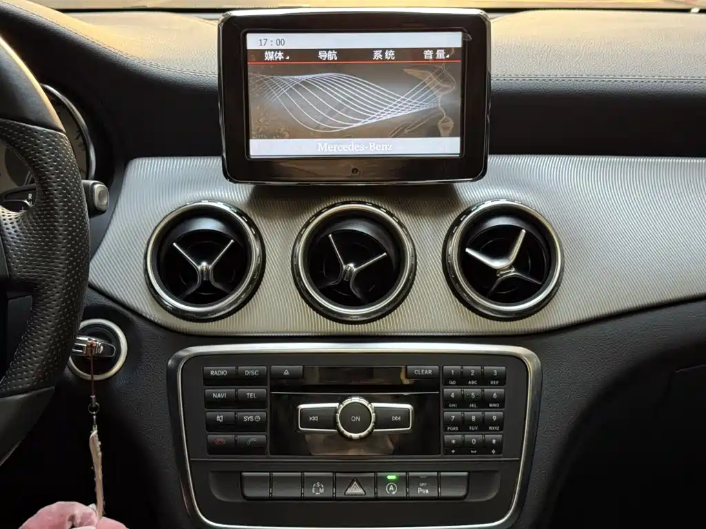 Mercedes-Benz GLA — миниатюра 14