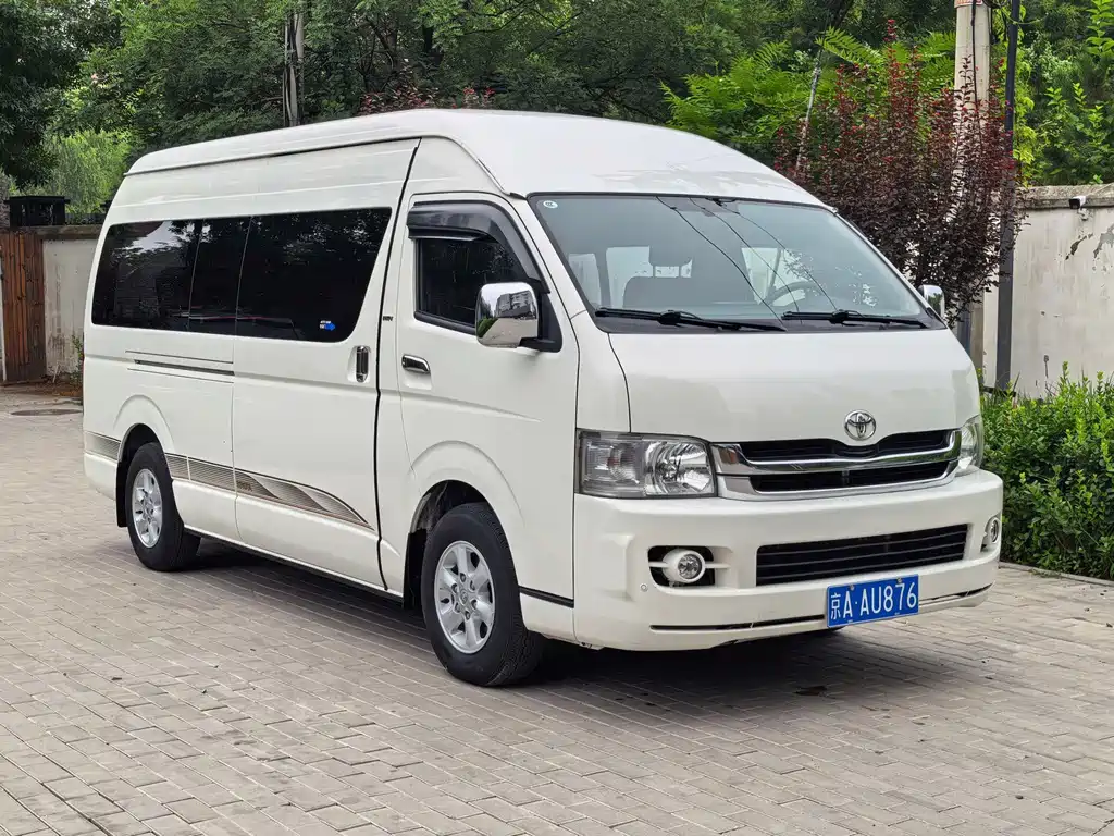 Toyota Hiace — миниатюра 3