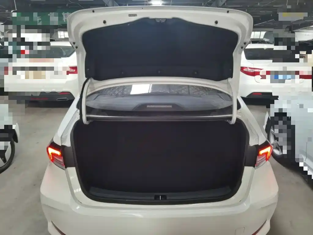 Toyota Corolla — миниатюра 19