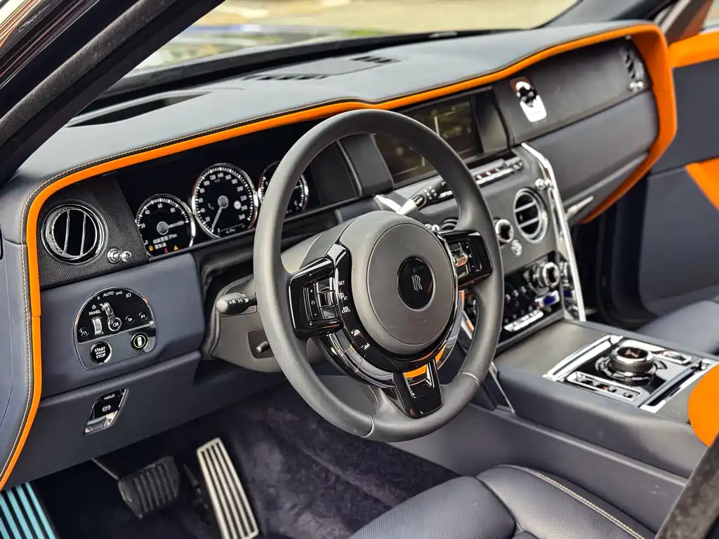 Rolls-Royce Cullinan 2024 мест