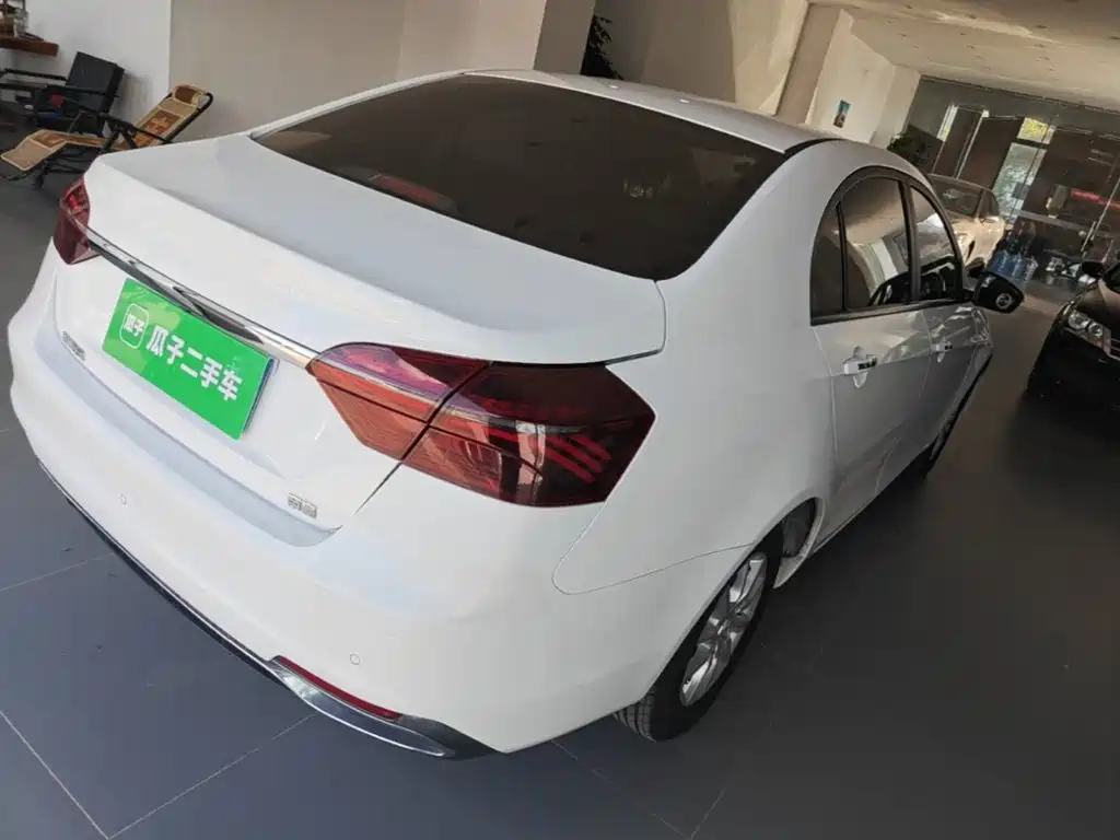 Geely Emgrand — миниатюра 7