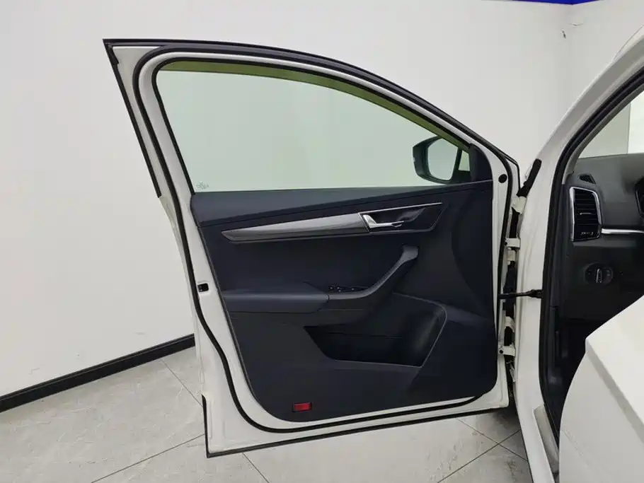 Skoda Karoq — миниатюра 7