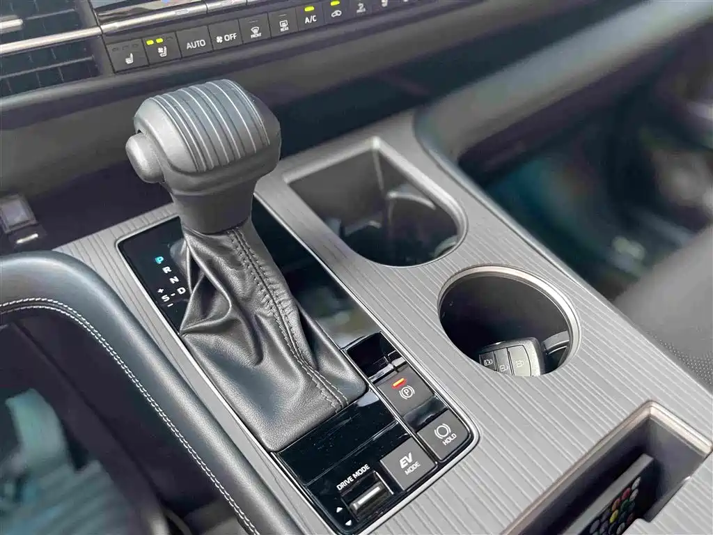 Toyota Sienna — миниатюра 22