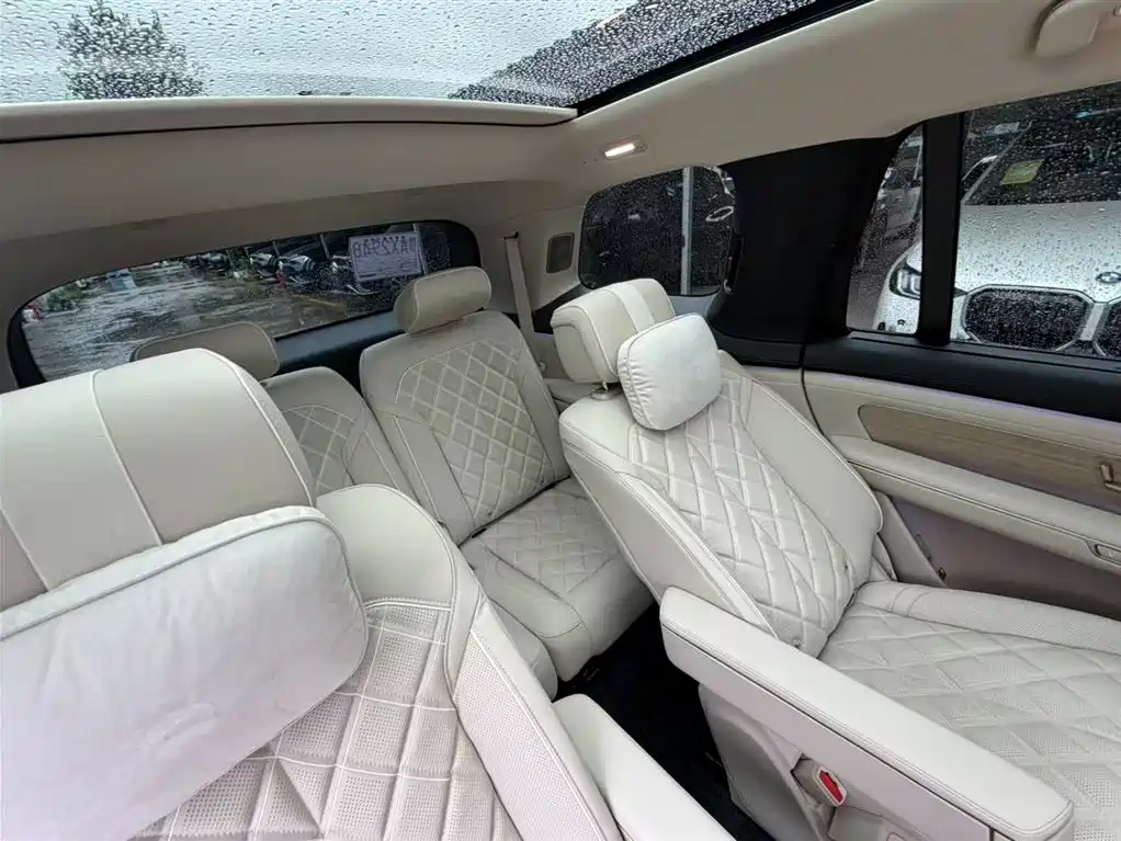 NIO ES8 2026 мест Executive Luxury
