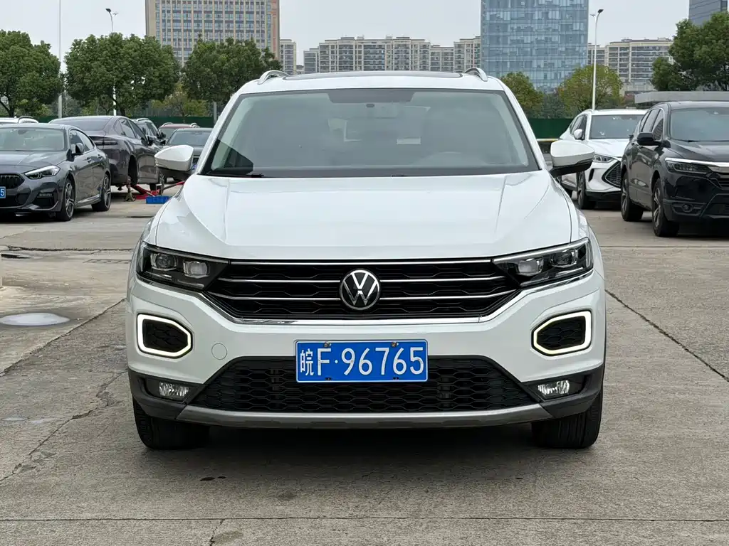 Volkswagen T-Roc — миниатюра 2