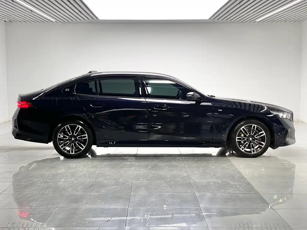 BMW 5 Series 5 2026 530Li Lead M Sport