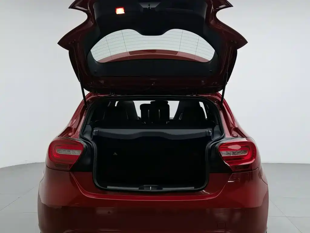 Mercedes-Benz A-Class (Import) — миниатюра 16