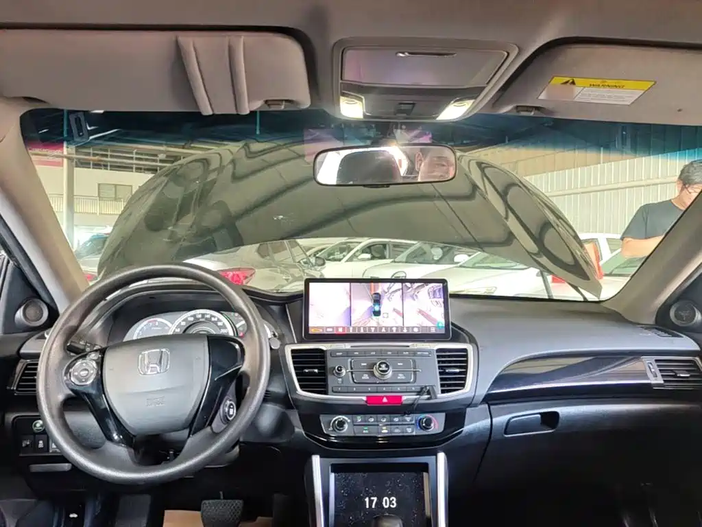 Honda Accord — миниатюра 18