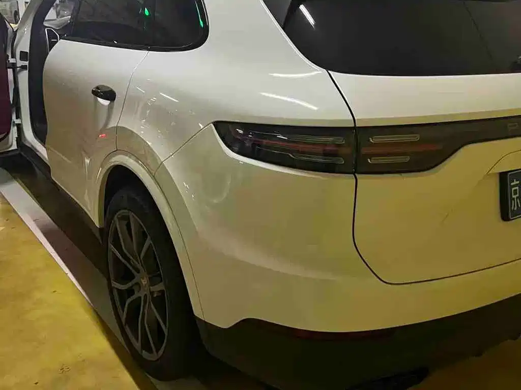 Porsche Cayenne — миниатюра 2
