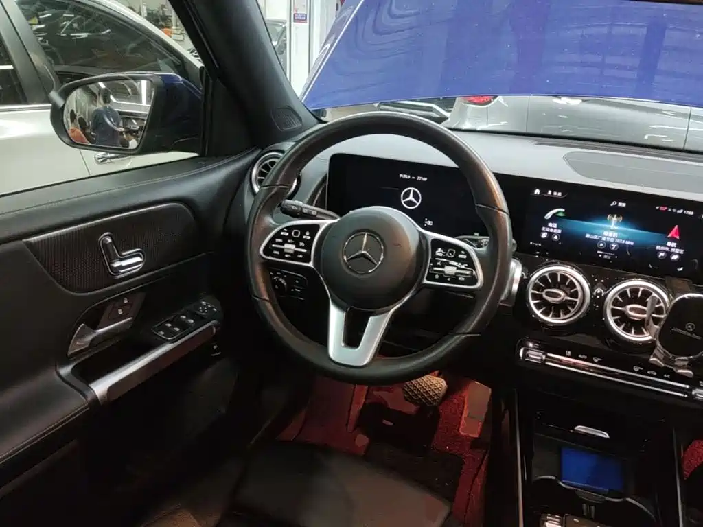Mercedes-Benz GLB — миниатюра 11