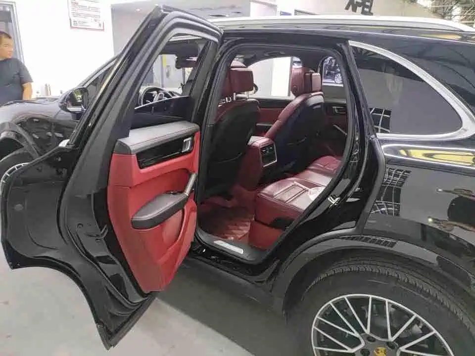 Porsche Cayenne — миниатюра 4