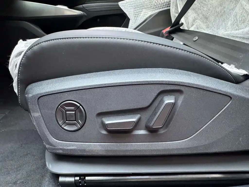 Audi Q4 e-tron — миниатюра 19