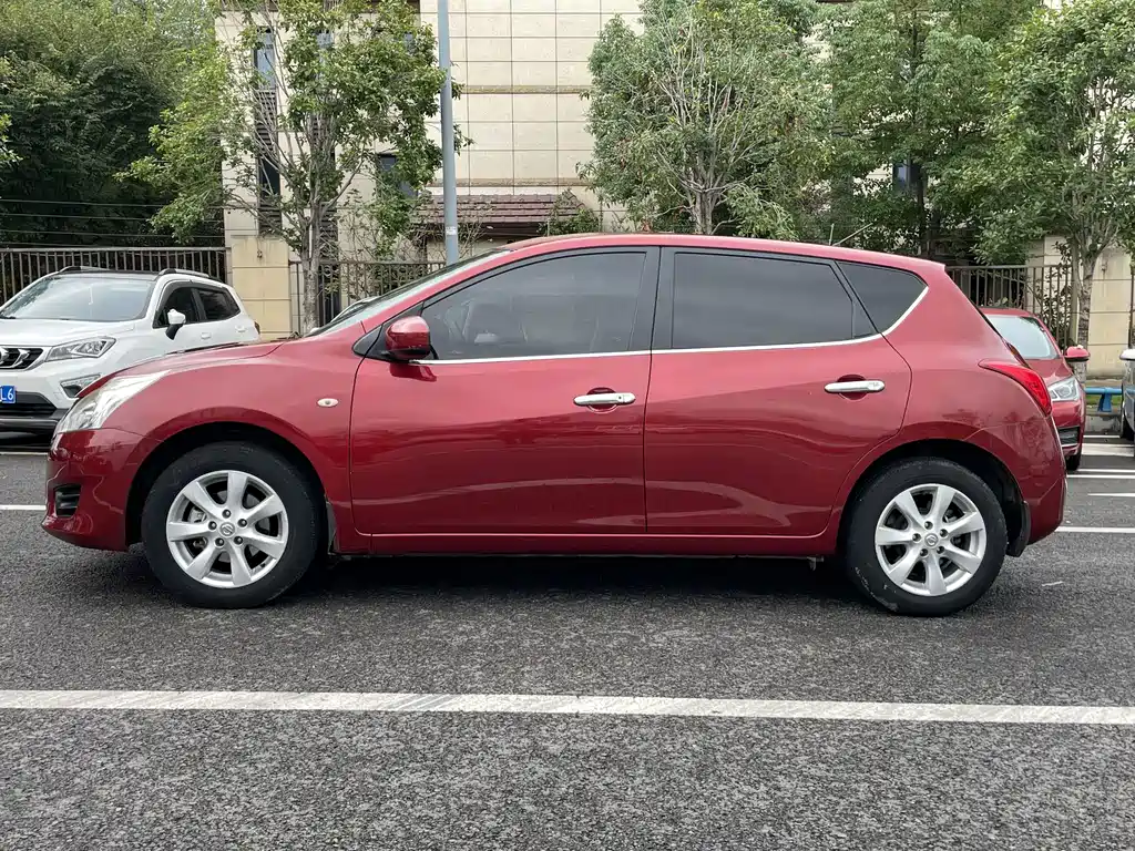Nissan Tiida — миниатюра 4