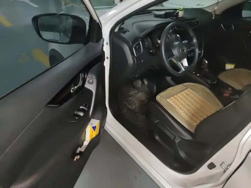 Nissan Qashqai — миниатюра 17