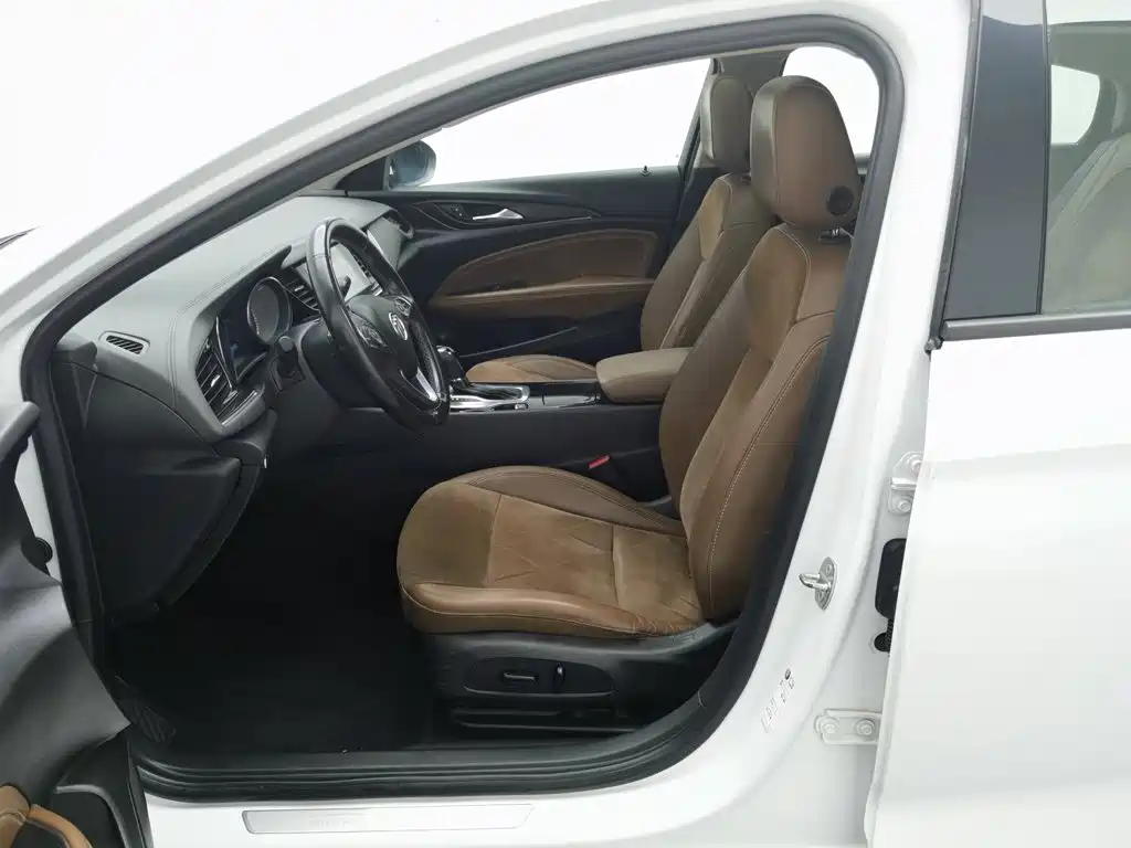 Buick Regal — миниатюра 10