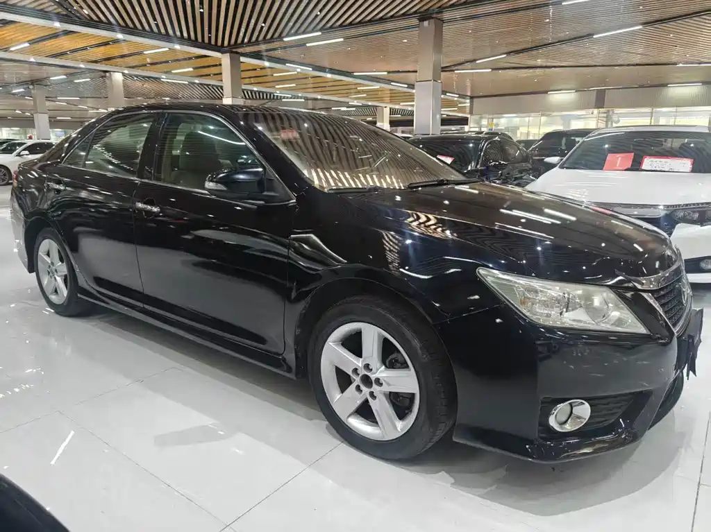 Toyota Camry — миниатюра 3