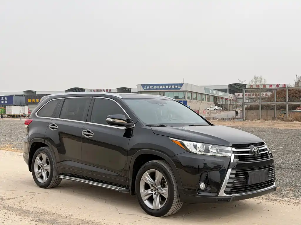 TOYOTA HIGHLANDER