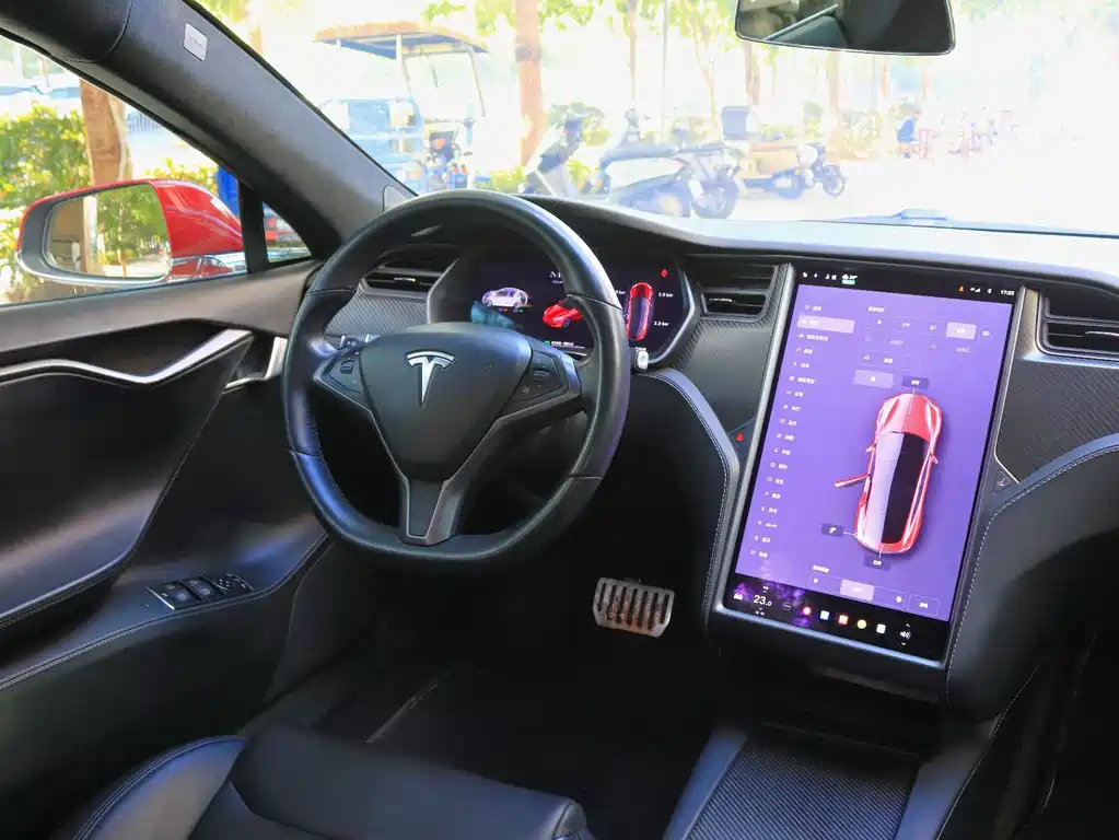 Tesla Model S — миниатюра 8