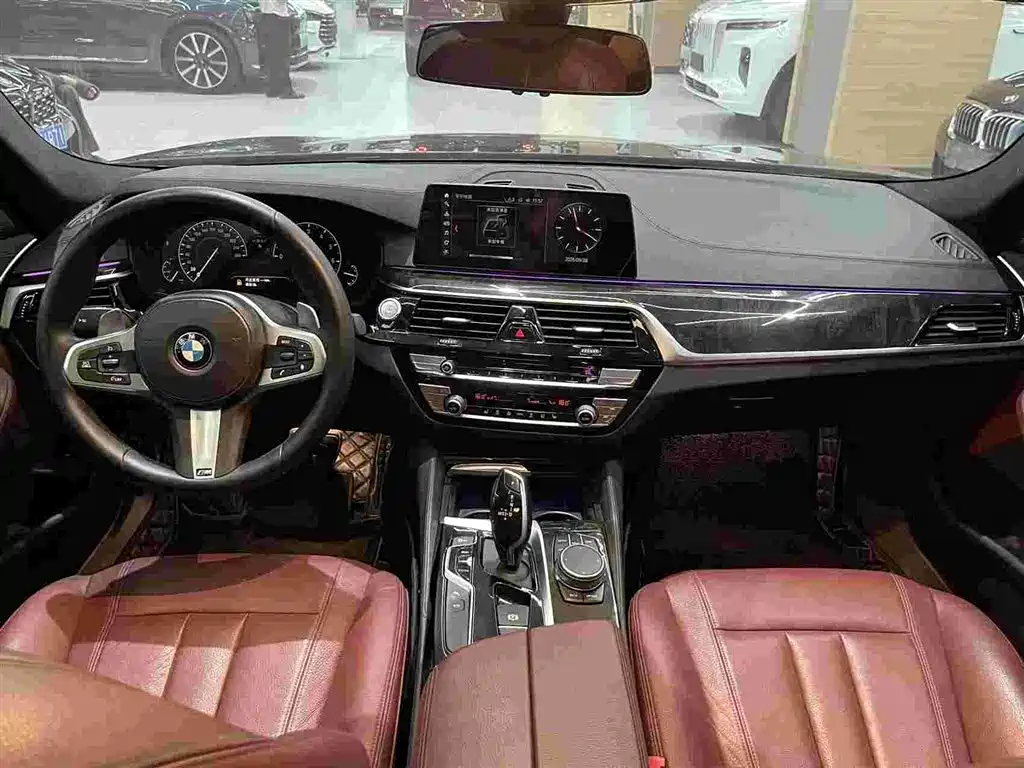 BMW 5 Series — миниатюра 9