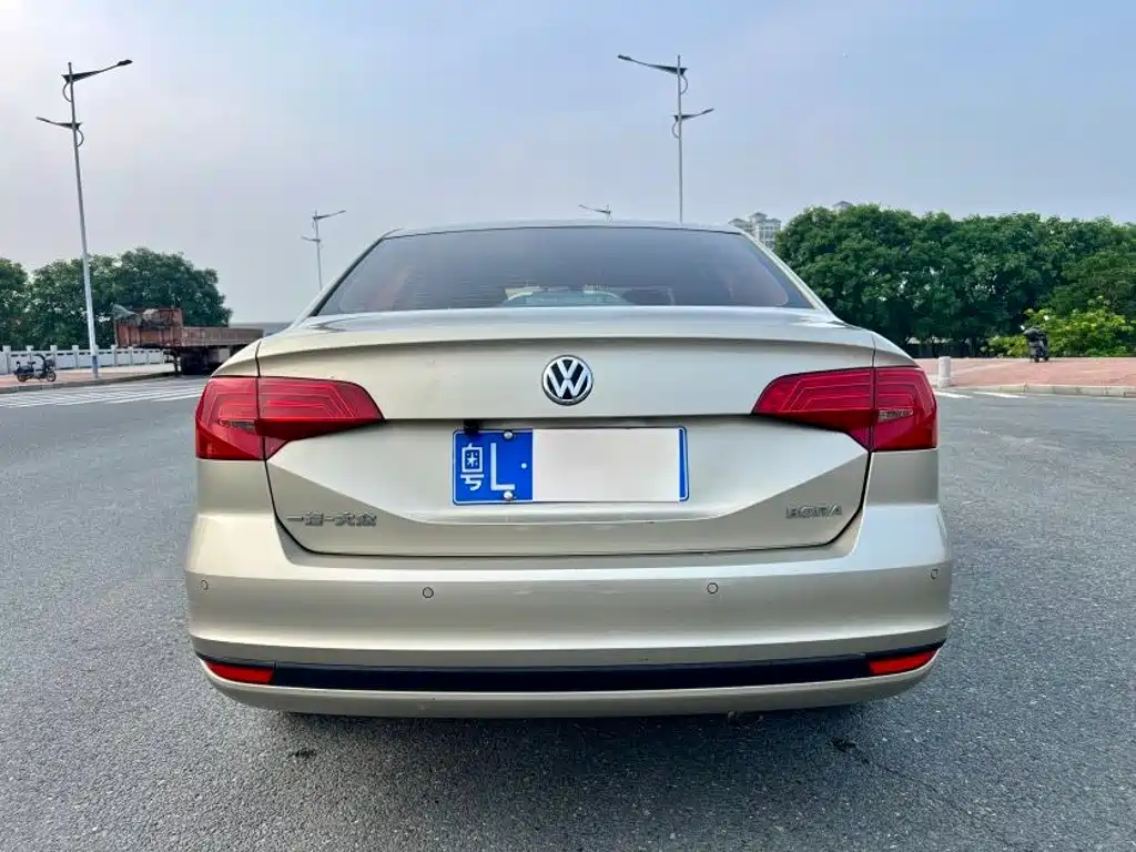 Volkswagen Bora — миниатюра 2
