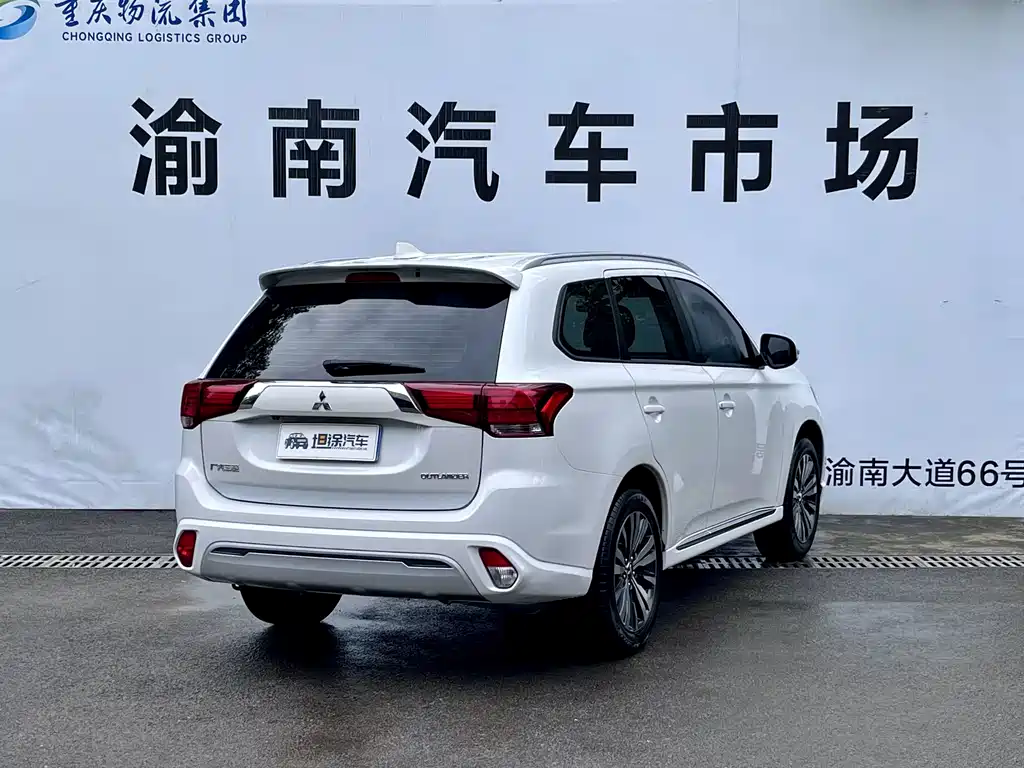 Mitsubishi Outlander — миниатюра 30