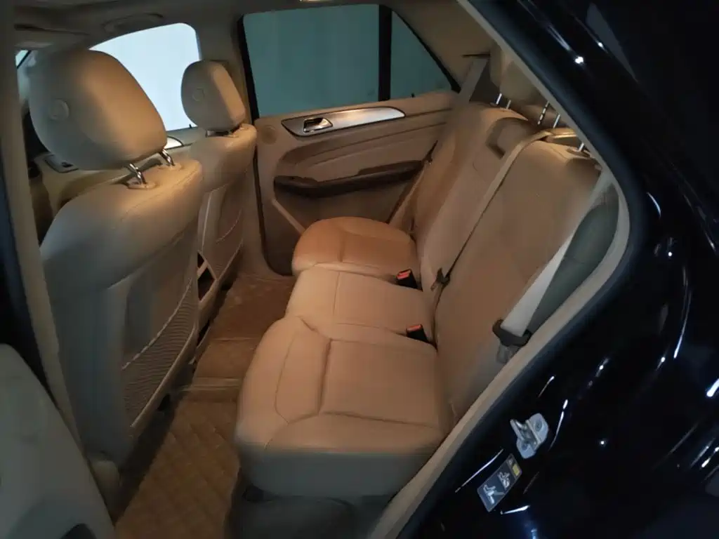 Mercedes-Benz M-Class — миниатюра 20