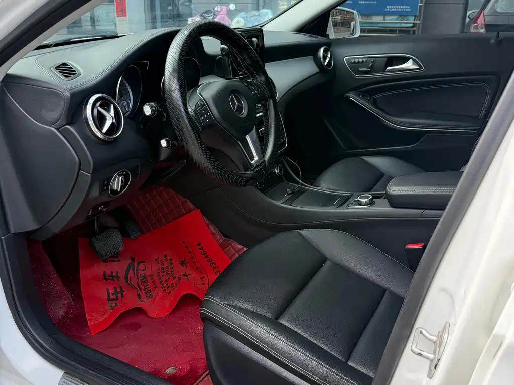 Mercedes-Benz GLA 2015 GLA 220 4MATIC Luxury