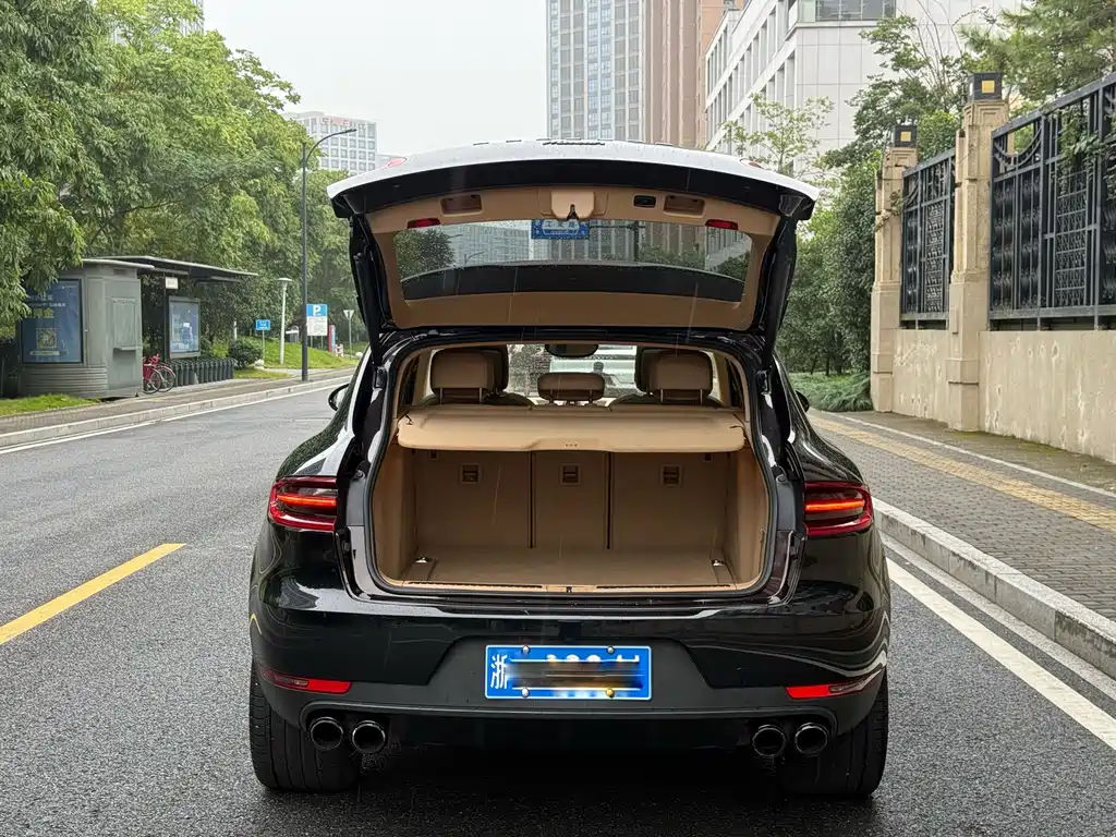 Porsche Macan — миниатюра 11