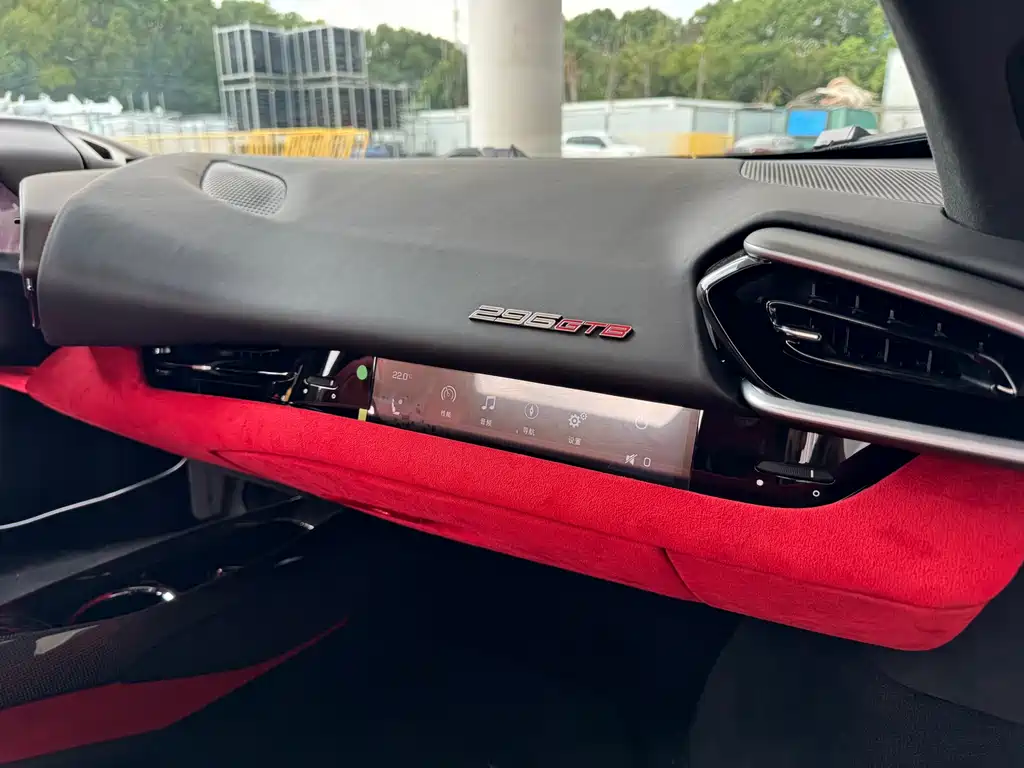FERRARI  296