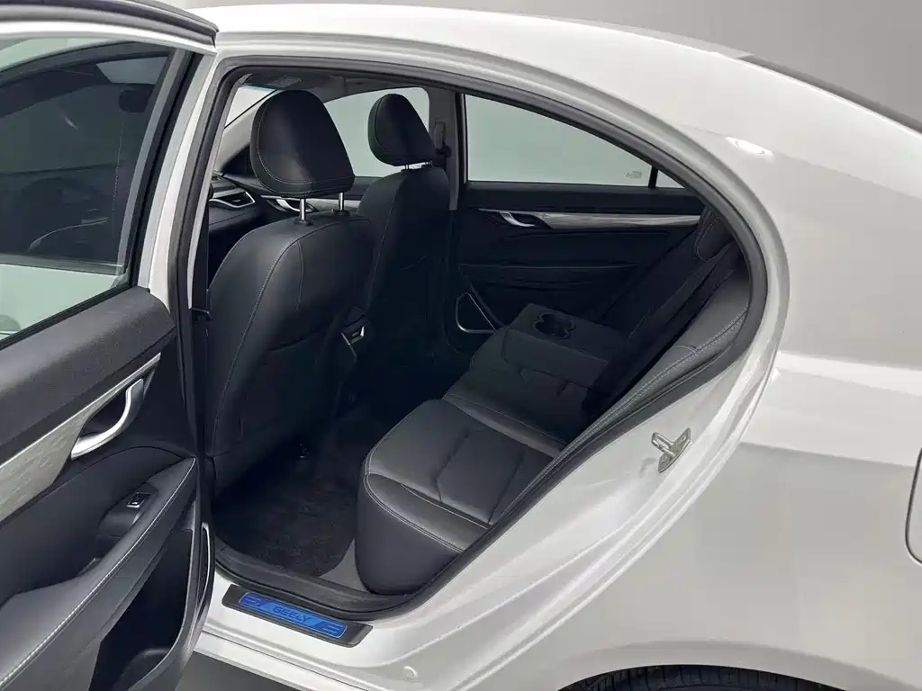Geely Emgrand — миниатюра 6