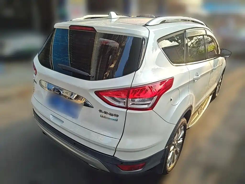 Ford Kuga — миниатюра 10