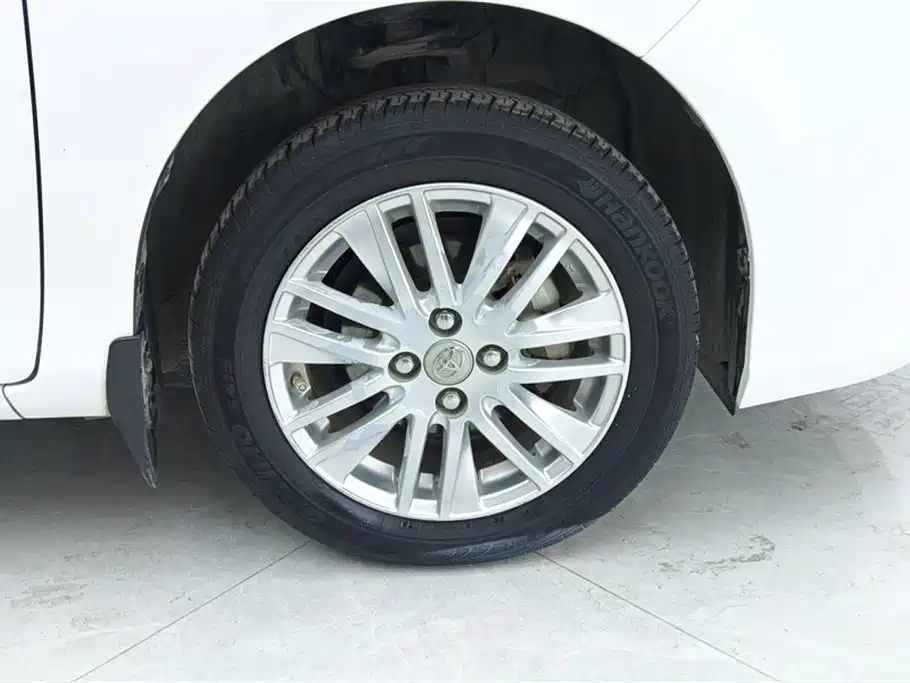 TOYOTA YARIS L TO ENJOY