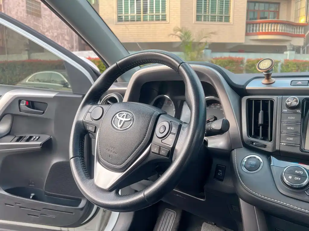 TOYOTA RAV4 RONGFANG