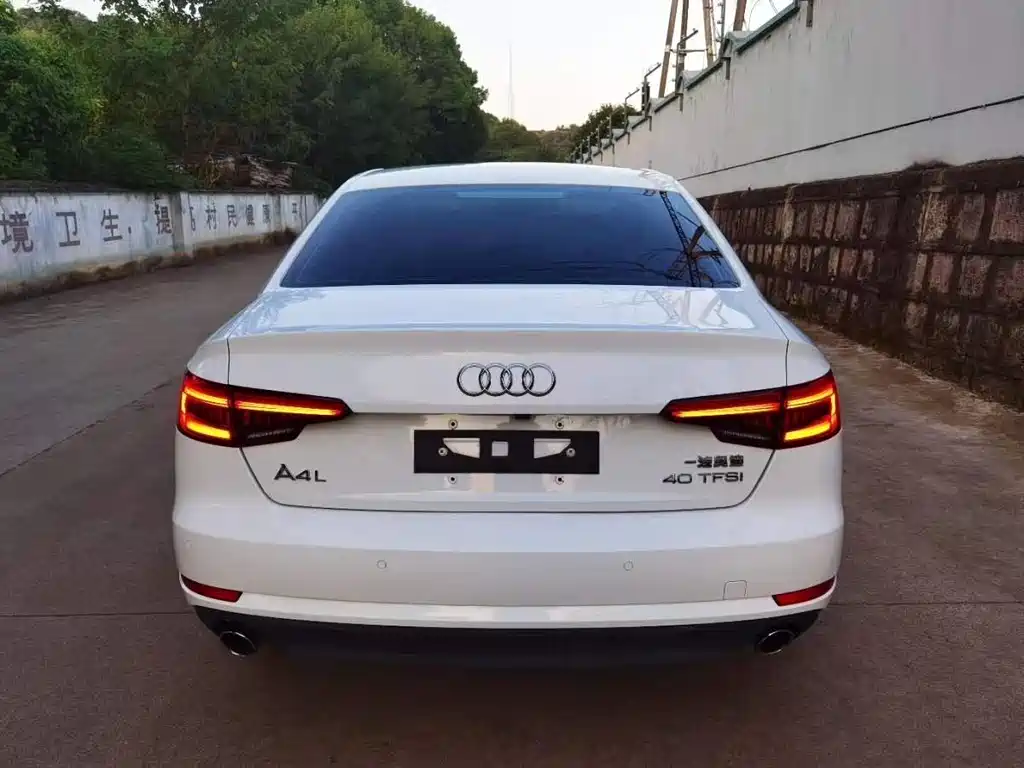 Audi A4L 2017 Plus 40 TFSI