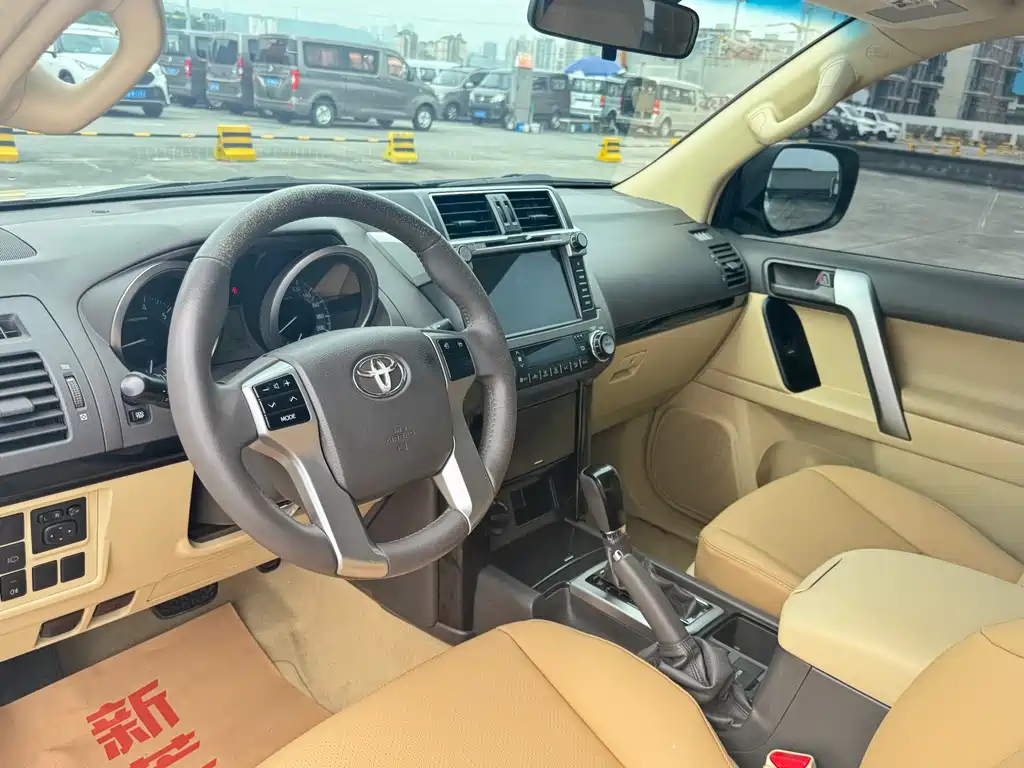 Toyota Land Cruiser Prado 2015 2.7L AT