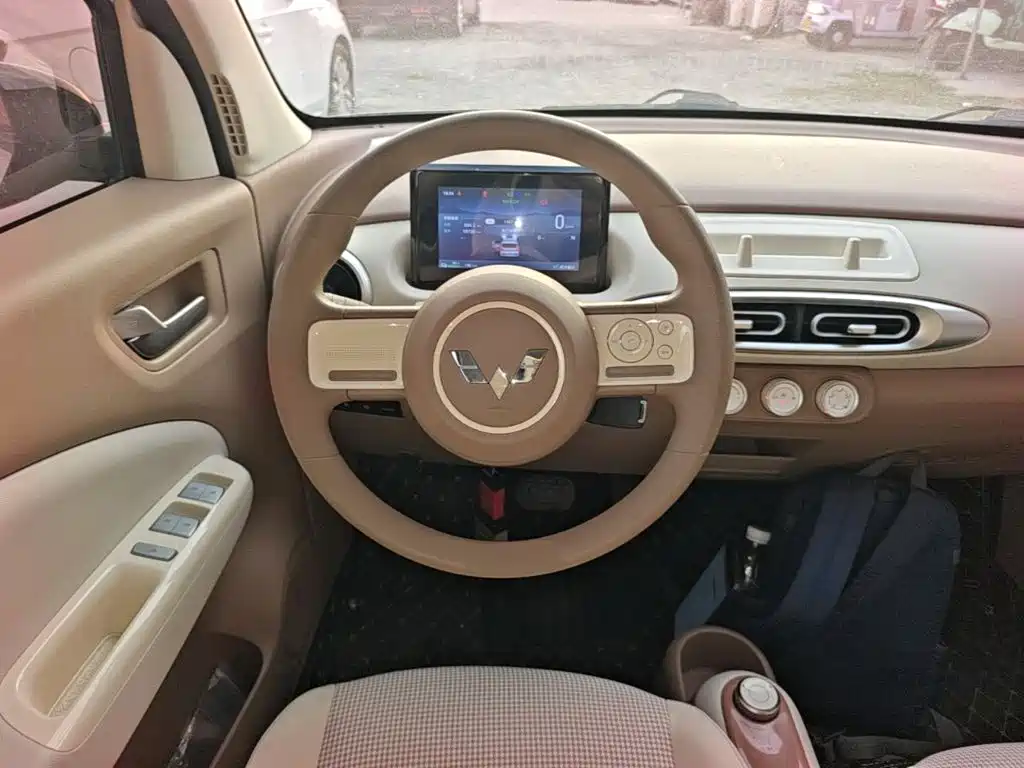 Wuling MINIEV — миниатюра 11