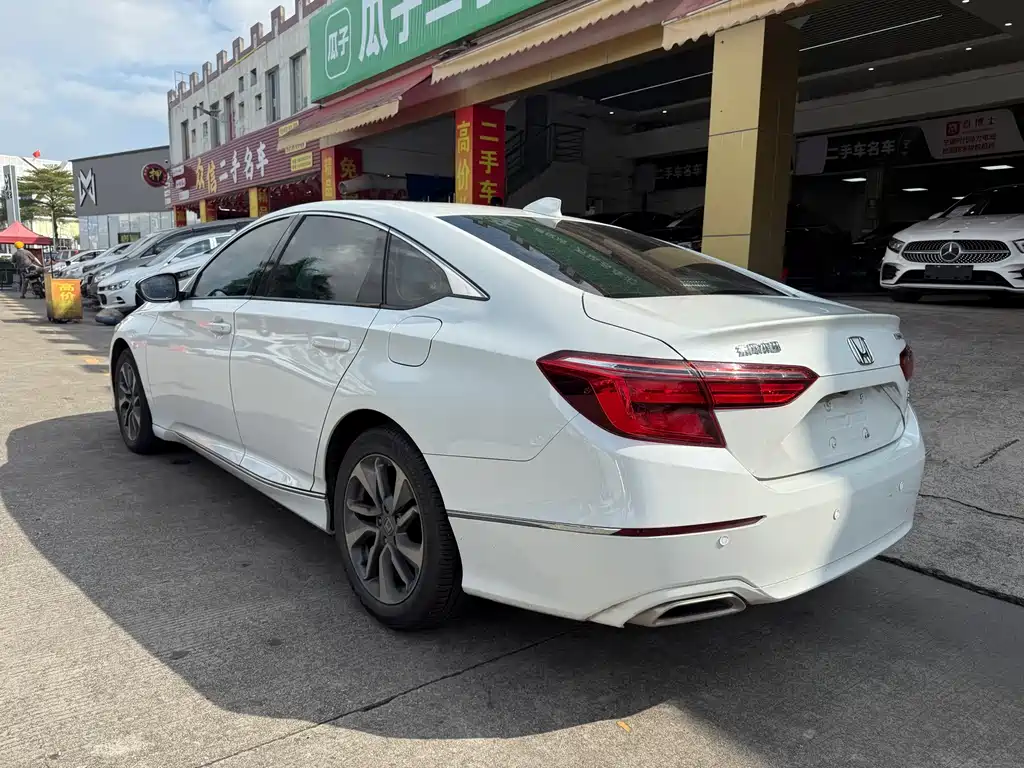 Honda Inspire — миниатюра 9