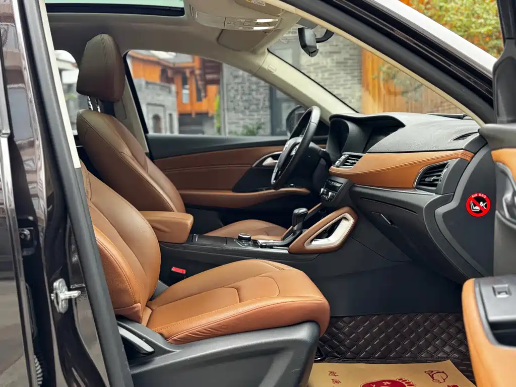 Borgward BX7 — миниатюра 13