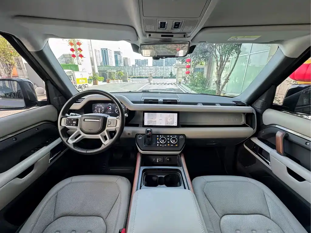 Land Rover Defender — миниатюра 4