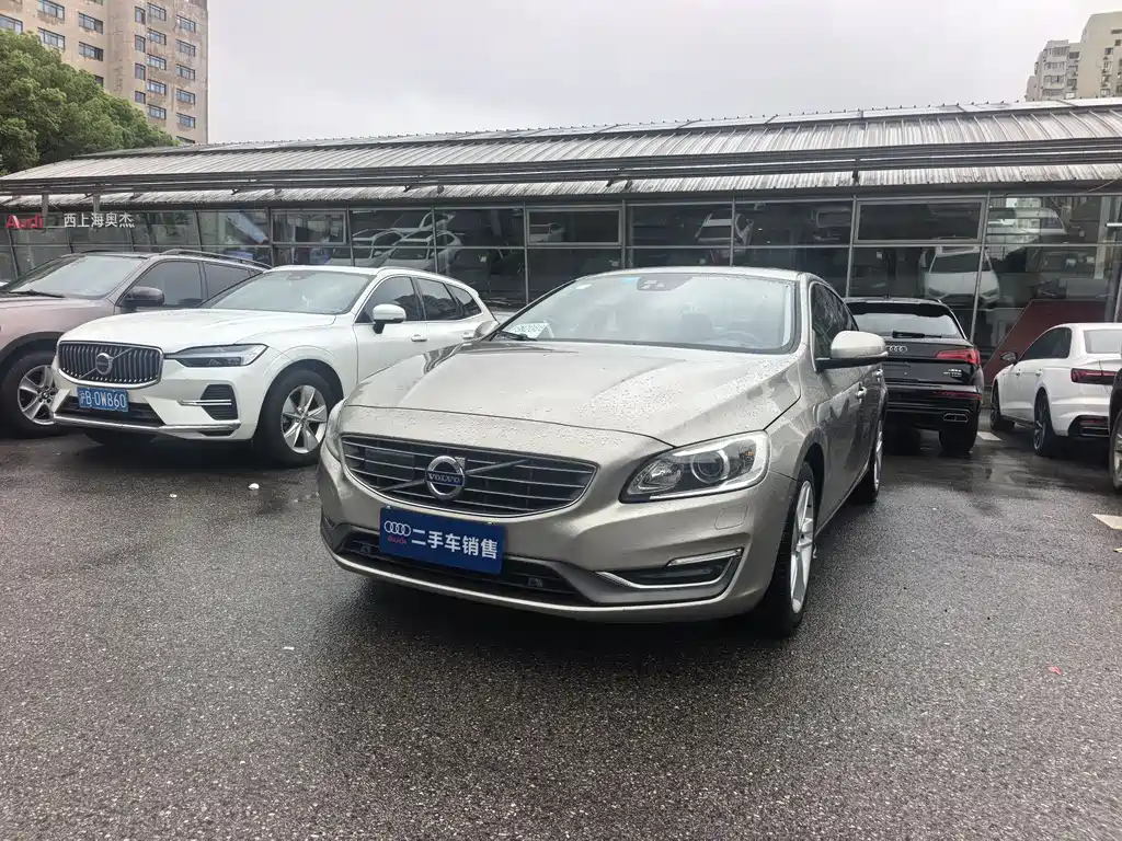 Купить Volvo S60