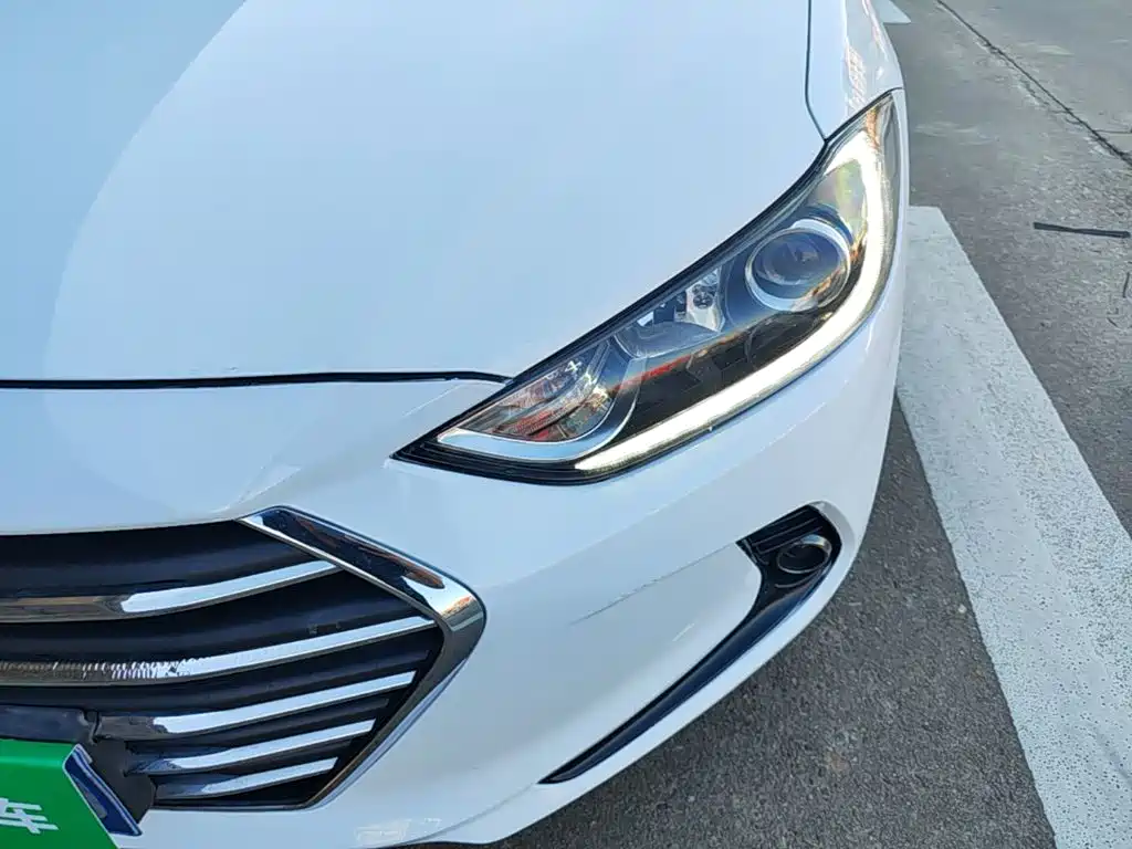 Hyundai Elantra — миниатюра 24