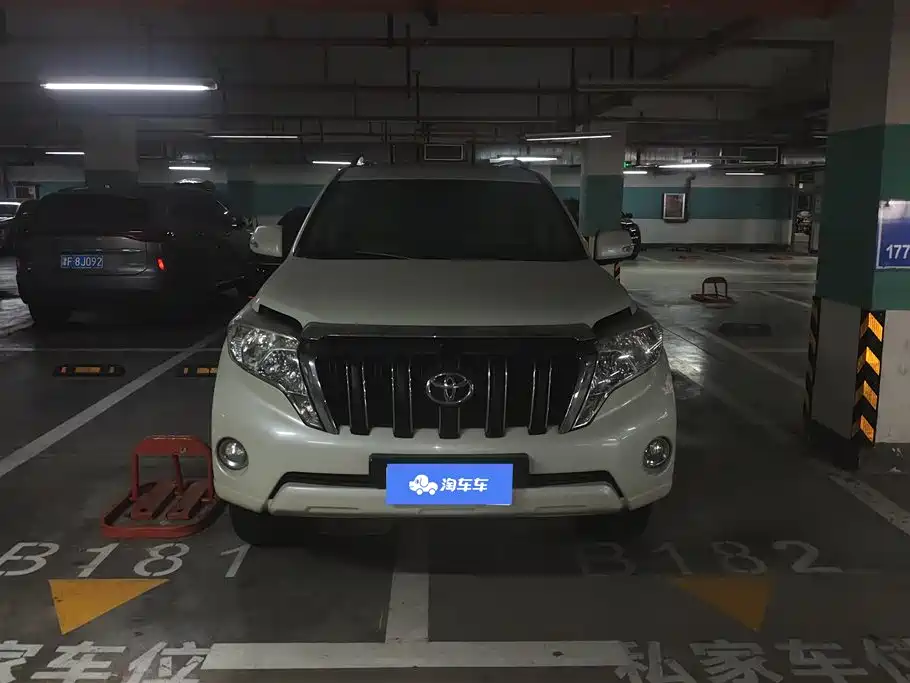Toyota Land Cruiser Prado 2015 2.7L AT Standard